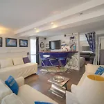 Villa Frgk 'luxury Heated Pool, & Ultra-fast Wi-fi' *