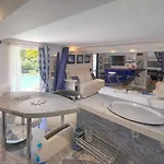 Frgk 'luxury Heated Pool, & Ultra-fast Wi-fi' Villa *