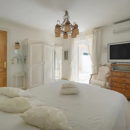 Villa Frgk 'luxury Mevania Heated Pool, & Ultra-fast Wi-fi'