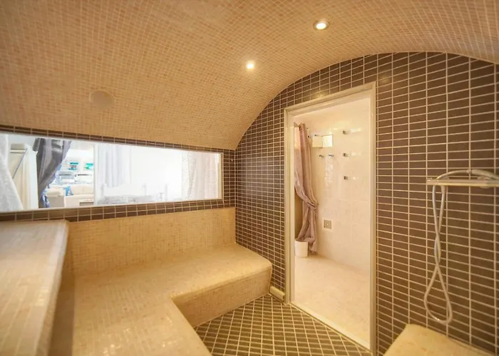 Frgk 'luxury Heated Pool, & Ultra-fast Wi-fi' *