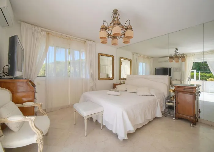 Vila Frgk 'luxury Heated Pool, & Ultra-fast Wi-fi'