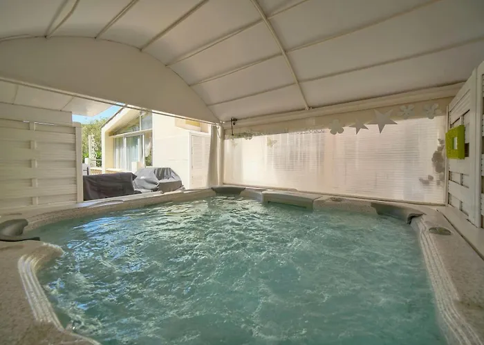 Vila Frgk 'luxury Heated Pool, & Ultra-fast Wi-fi' *