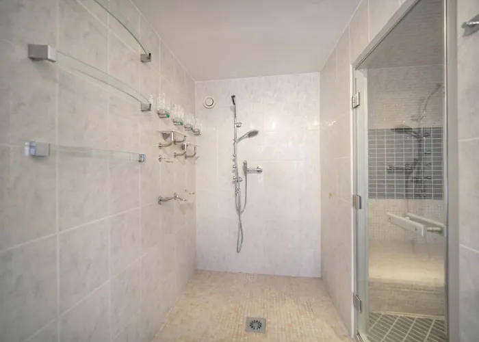 Vila Frgk 'luxury Heated Pool, & Ultra-fast Wi-fi' Antibes